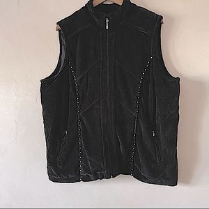 Quacker Factory Velvet Zipper Vest in Black 2X